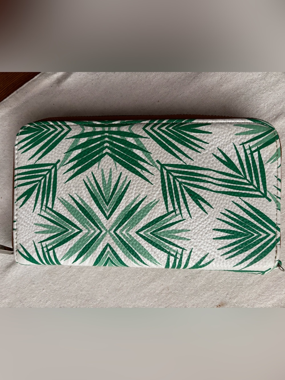 Thirty-One Deco Palm All About the Benjamins Wallet NWT Zip Around